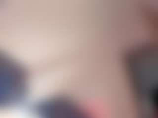 Live cam show with Elsie Morris - Oil on Camsoda