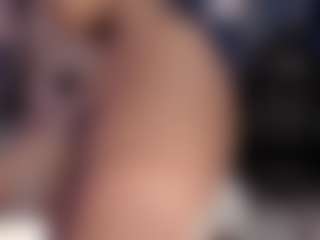 Live cam show with Elsie Morris - Brown Eyes Black on slutload