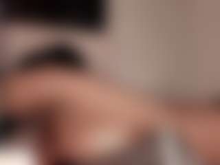 Live cam show with Elsie Morris - Ass Clapping on StripNow