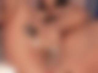 Live cam show with Elsie Morris - Fingers on liverealitysex.com