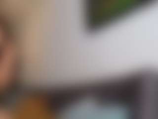Live cam show with Anna Jones - Deepthroat on SquirtSoMuch
