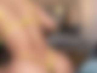 Live cam show with Anna Jones - Shaved Pussy on slutload