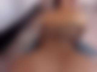 Polly Babe MILF webcam performer live streaming