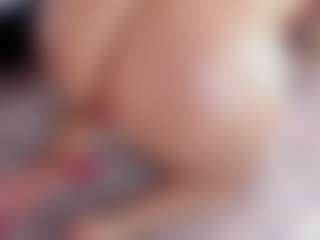 Live cam show with Polly Babe - Shaved Pussy on Dolls Live