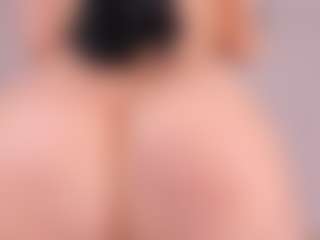 Live cam show with Polly Babe - Striptease on AdultVida.com