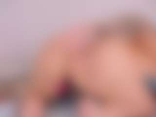 Live cam show with Polly Babe - Shaved Pussy on CamSodaAdn