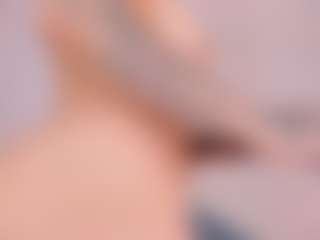 Live cam show with Polly Babe - Shaved Pussy MILF on 1on1-livenow