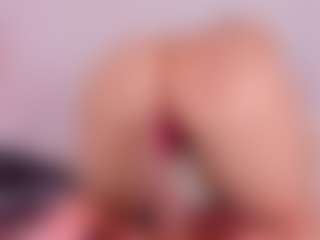 Live cam show with Polly Babe - Amateur MILF on Camsoda