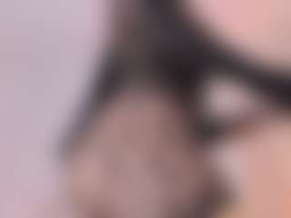Show de cam en vivo con Polly Babe - Striptease MILF en Camsoda