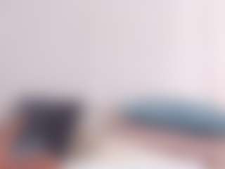 Live cam show with Polly Babe - Drinking on CamClone