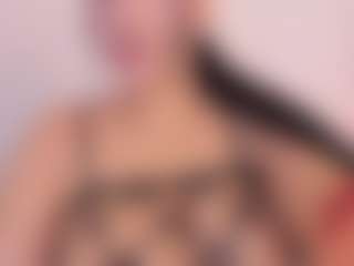 Live cam show with Polly Babe - Flirt MILF on Gym Cam Girls