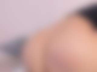 Live cam show with Polly Babe - Shaved Pussy Curvy on Camsoda