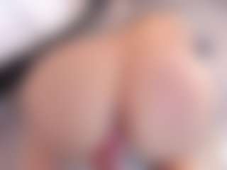 Live cam show with Polly Babe - Squirt on Camsoda