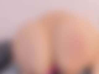 Live cam show with Polly Babe - Striptease on crypto-cams