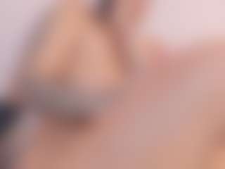 Live cam show with Polly Babe - Bikini on CamwithHer