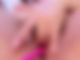 Live cam show with Alejandra - Strip Curvy on googirlz