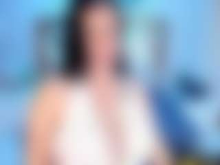 Live cam show with Alejandra - BBW on TeamSkeetLive