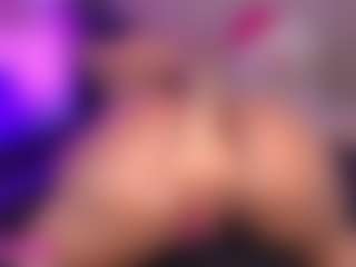 Live cam show with britannyebony - French on Hubzter Live | colombia