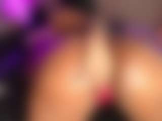 Live cam show with britannyebony - Milk on Dare Cams