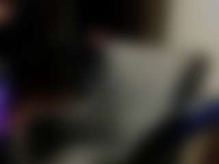 Live cam show with Ebony Supreme - Ebony Shaved Pussy on milfzrlive.com