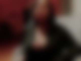 Spettacolo in cam dal vivo con Mistress Supreme - Mistress su Camsoda