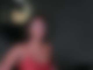 Live cam show with connywells - Black Petite on Gym Cam Girls