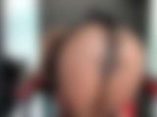 Live cam show with connywells - Colombia on Camming Site