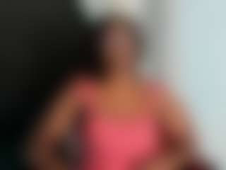 Live cam show with connywells - Ebony Petite on Dolls Live