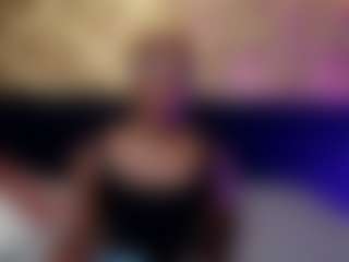 Live cam show with connywells - Striptease on Camming Site