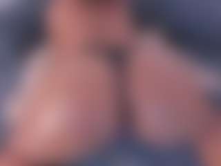 Live cam show with Hanna Cupper - Thickthighs on hotwifechat.live