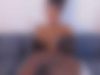 Live cam show with Hanna Cupper - Shaved on Camsoda