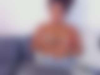 Live cam show with Hanna Cupper - Bedroom Curvy on AdultVida.com