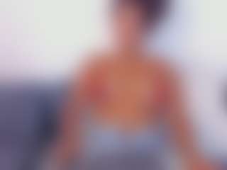 Live cam show with Hanna Cupper - Bedroom on Camming Site