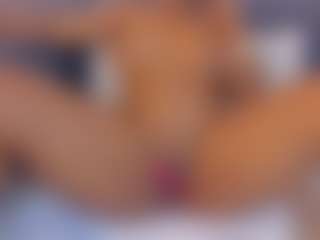 Live cam show with Hanna Cupper - Solo on AdultVida.com