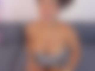 Live cam show with Hanna Cupper - Oil on Nude Live Now