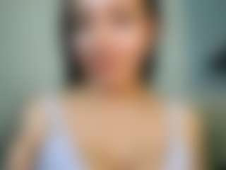 Live cam show with paulinadelatorre - Athletic on googirlz