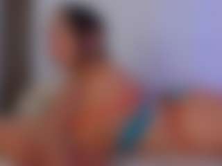 Live cam show with Camila Adams - Black Squirt on madthumbs