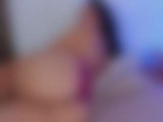 Live cam show with Camila Adams - Bedroom Ebony on xxxlivecams.org