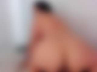 Live cam show with Camila Adams - Tongue on Camiplay Live