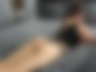 Live cam show with Dyanne18 - Doggy on Dolls Live