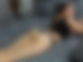 Live cam show with Dyanne18 - Smoke on Mixed Magazine Live