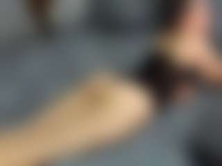 Live cam show with Dyanne18 - Smoke on Fling VIP Chat