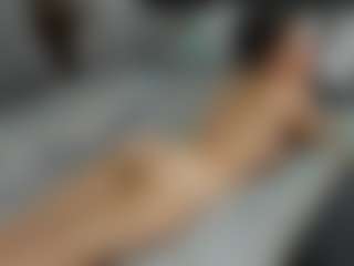 Live cam show with Dyanne18 - Smoke on chickslive.net