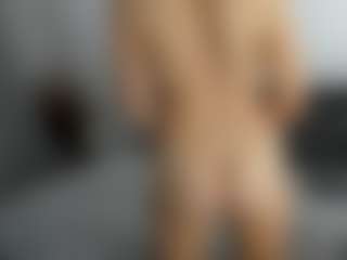 Dyanne18's Live Sex Cam Show