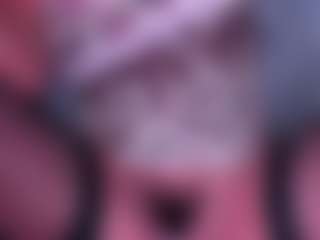 Live cam show with musclemama4u - Shredded on CamwithHer