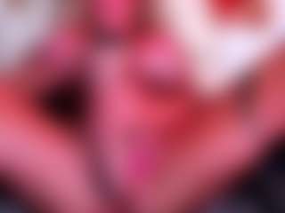 Live cam show with musclemama4u - Bedroom on xxxlivecams.org