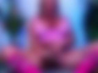Live cam show with musclemama4u - Big Tits MILF on CamwithHer