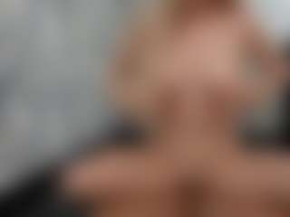 PeachAnna's Live Sex Cam Show