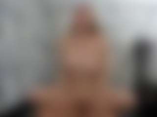 PeachAnna's Live Sex Cam Show