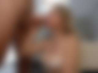 PeachAnna's Live Sex Cam Show